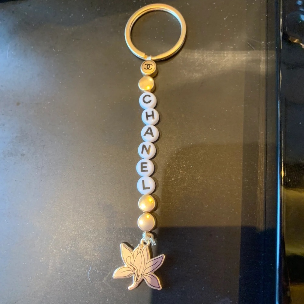 Chanel beauty gift Keychain - Picture 6 of 6